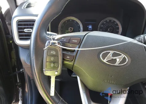 2021 Hyundai Venue Sel from USA, damaged, VIN KMHRC8A35MU120991